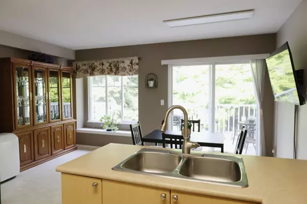 Surrey, BC V3W 1M1,12110 75a AVE #84