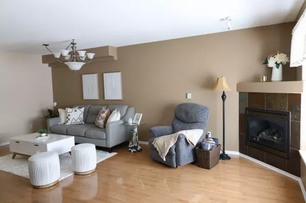 Surrey, BC V3W 1M1,12110 75a AVE #84