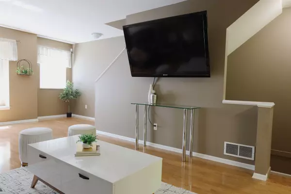 Surrey, BC V3W 1M1,12110 75a AVE #84