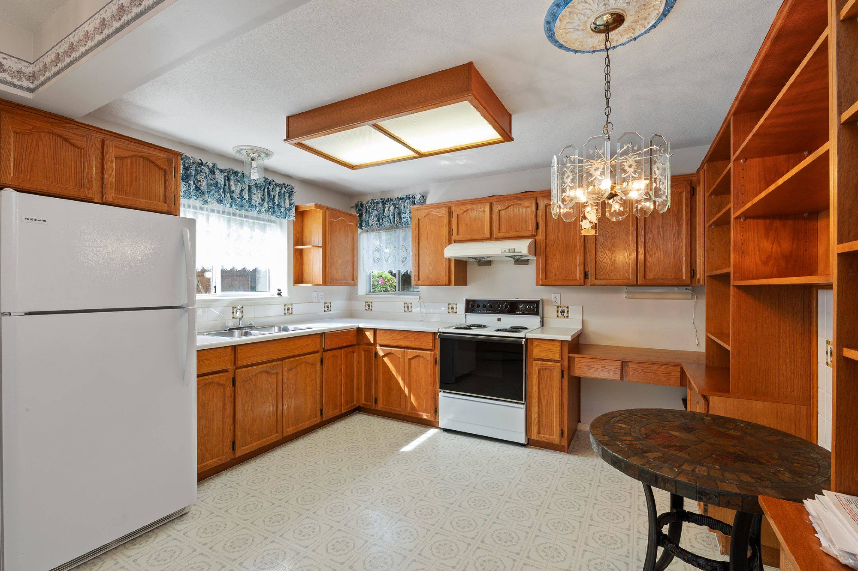 Abbotsford, BC V3G 1K2,35285 Belanger DR