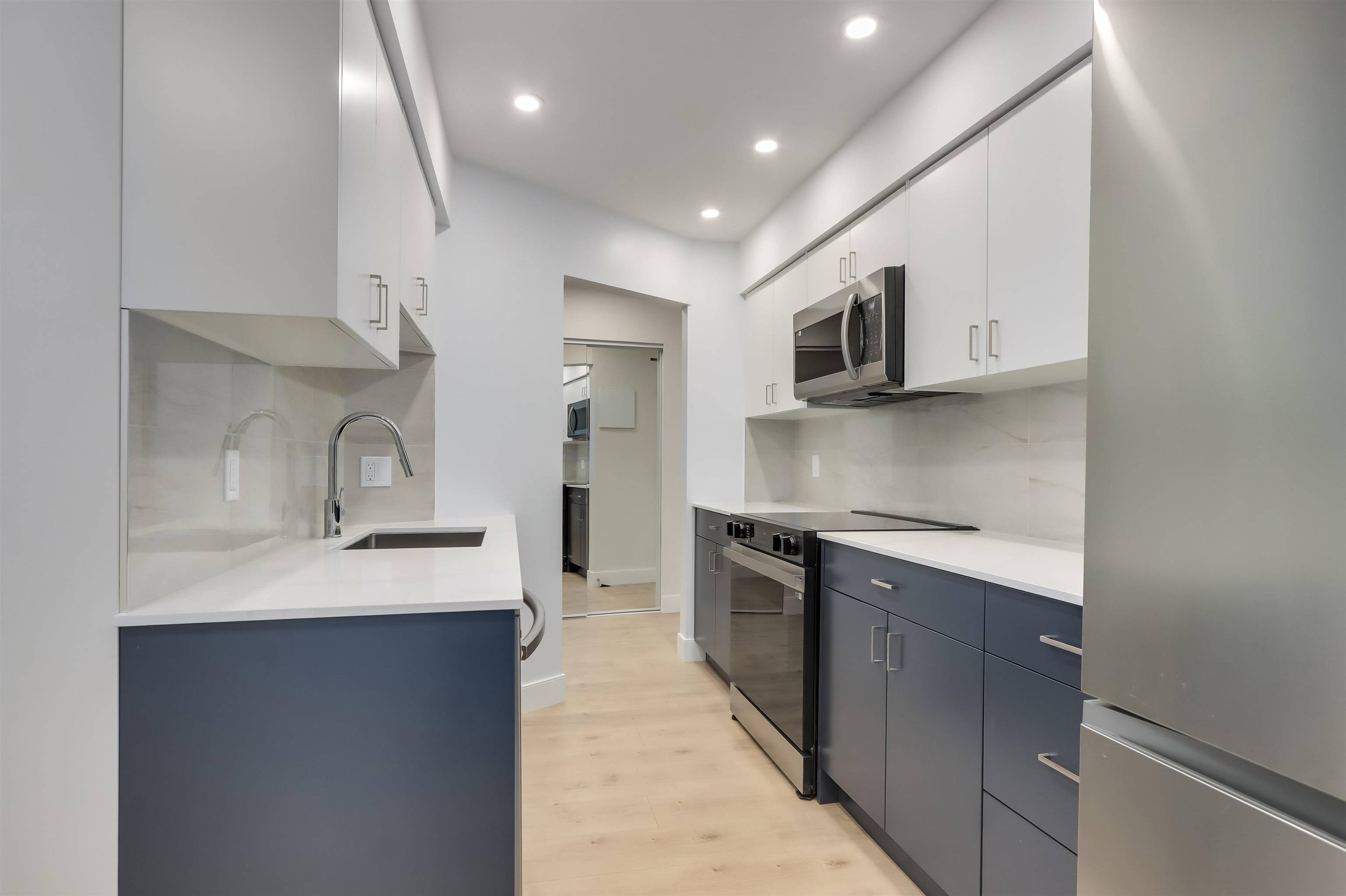 Vancouver, BC V5T 2Y6,2910 Ontario ST #305