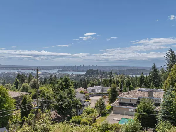 West Vancouver, BC V7S 1R3,910 Fairmile RD