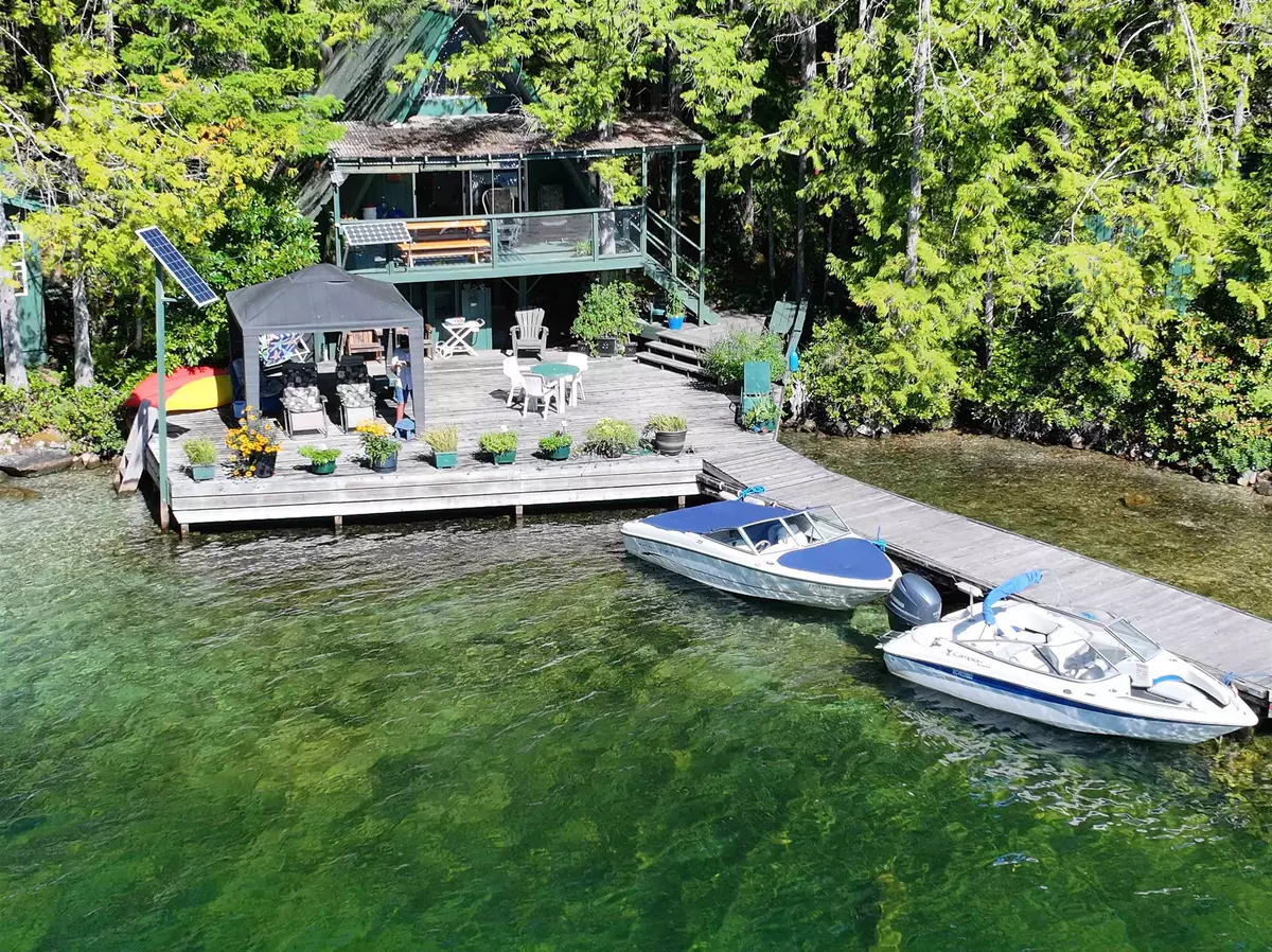 Pender Harbour, BC V0N 2E0,8120 West Sakinaw Lakeshore WAY