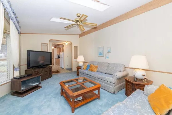 Gibsons, BC V0N 1V5,1413 Sunshine Coast HWY #80