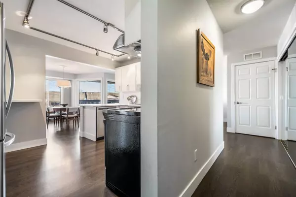 Abbotsford, BC V2S 6S6,32853 Landeau PL #327