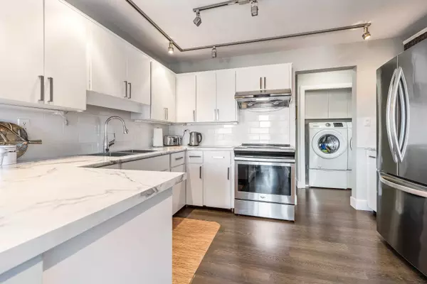 Abbotsford, BC V2S 6S6,32853 Landeau PL #327