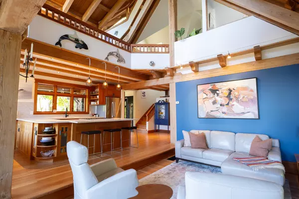 Gibsons, BC V0N 1V1,482 Reed RD