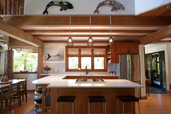 Gibsons, BC V0N 1V1,482 Reed RD