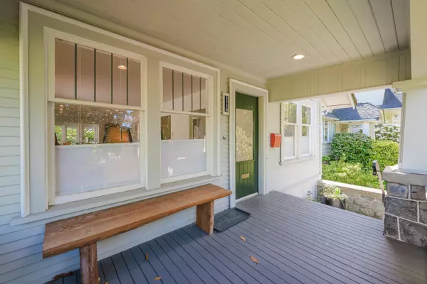 Vancouver, BC V6R 2Z8,3730 W 15th AVE