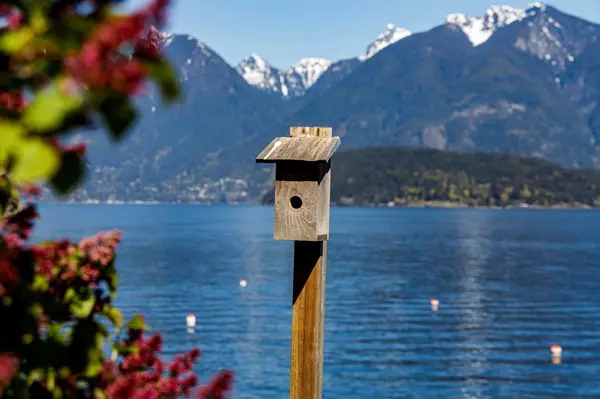 Bowen Island, BC V0N 1G1,1749 Cove RD