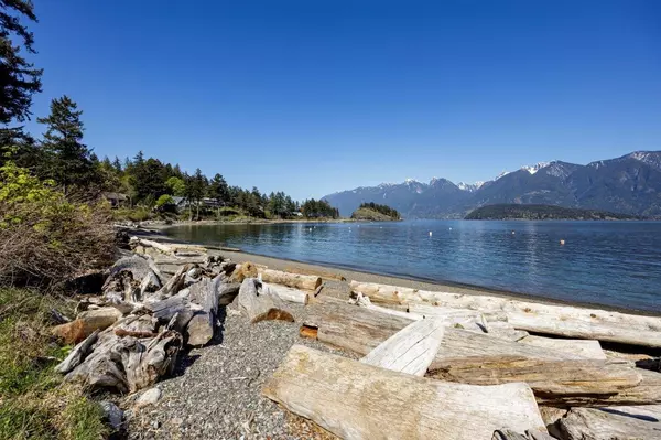 Bowen Island, BC V0N 1G1,1749 Cove RD