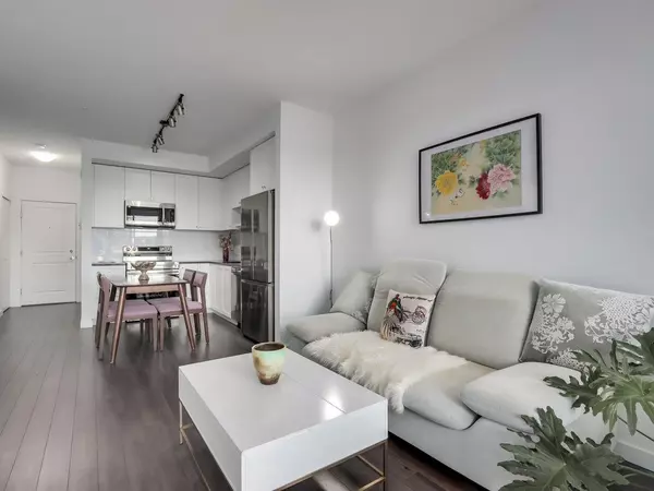 Surrey, BC V4N 6Y1,15738 85 AVE #321