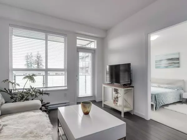 Surrey, BC V4N 6Y1,15738 85 AVE #321