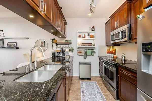 Maple Ridge, BC V2X 6P6,11887 Burnett ST #116