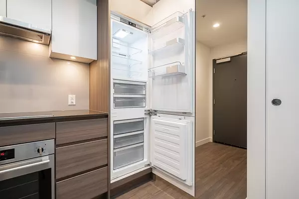 Surrey, BC V3T 0P8,13655 Fraser HWY #307