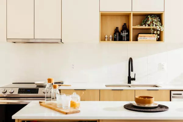 Surrey, BC V0V 0V0,10466 138a ST #105