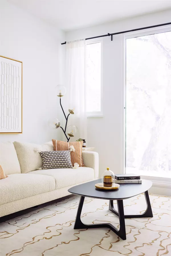 Surrey, BC V0V 0V0,10466 138a ST #105