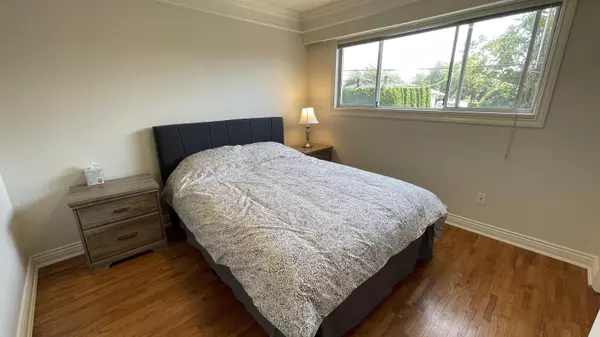 Vancouver, BC V5X 1H2,816 E 52nd AVE