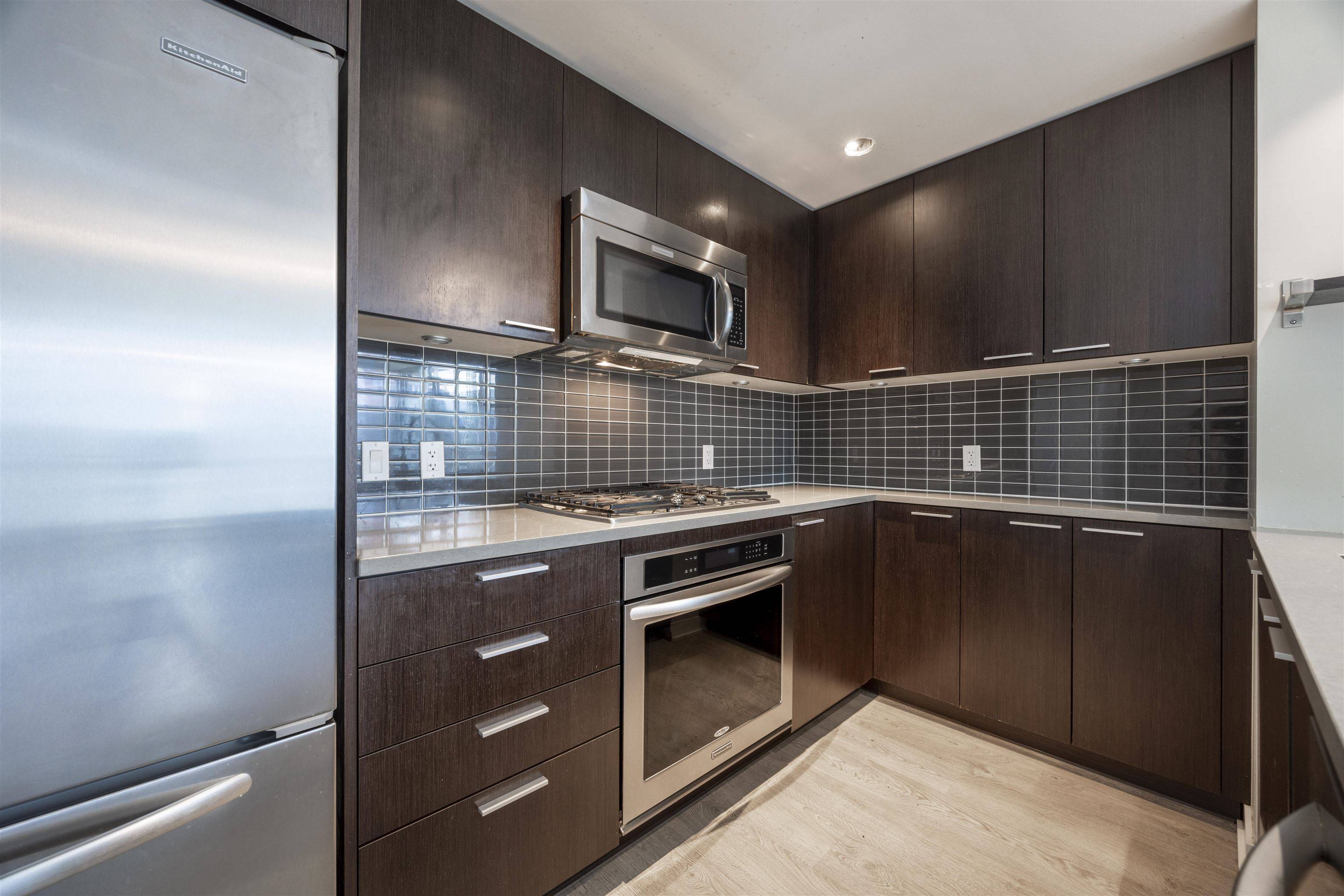 Coquitlam, BC V3B 0C5,2975 Atlantic AVE #1602