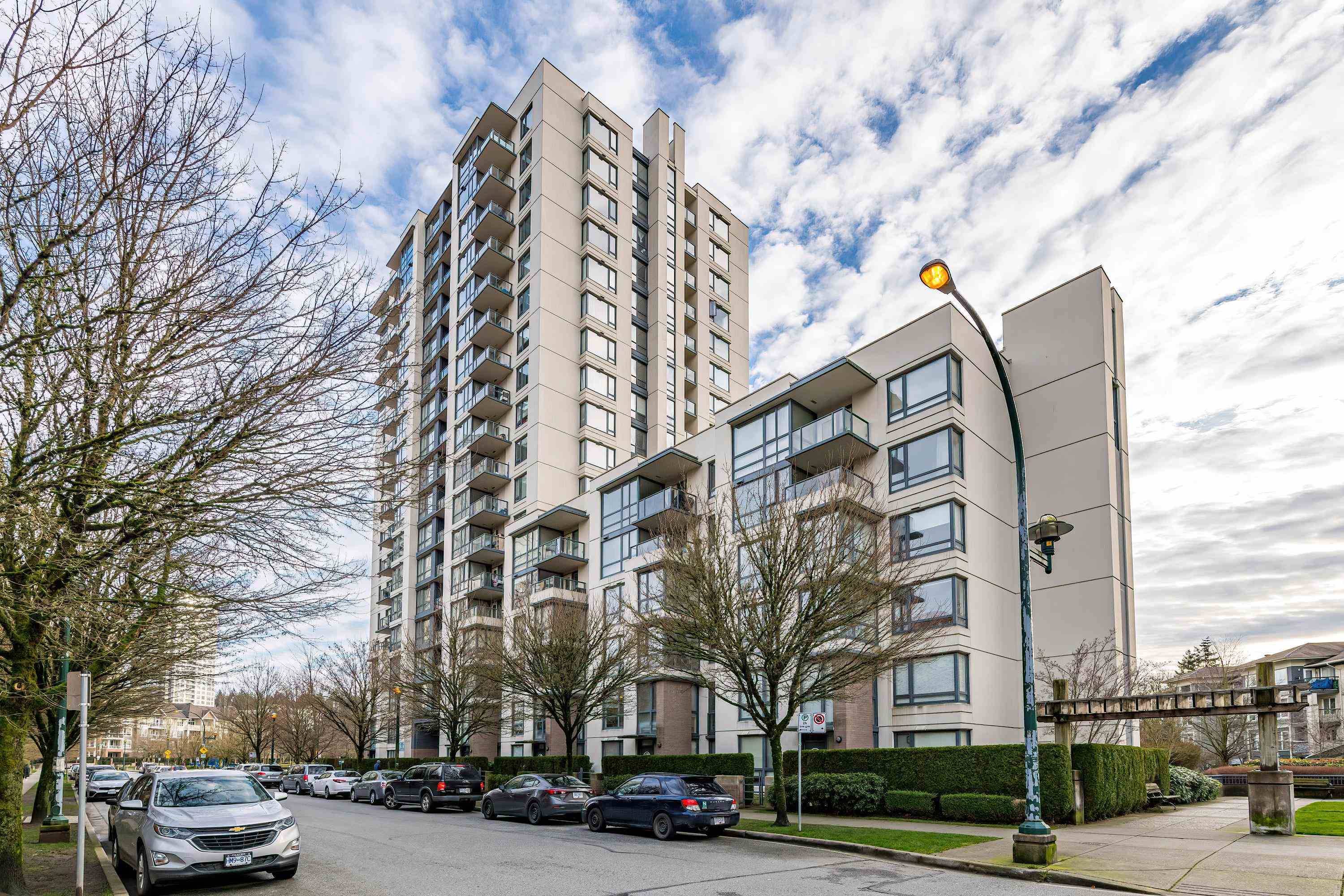 Vancouver, BC V5R 6H3,3588 Crowley DR #1106