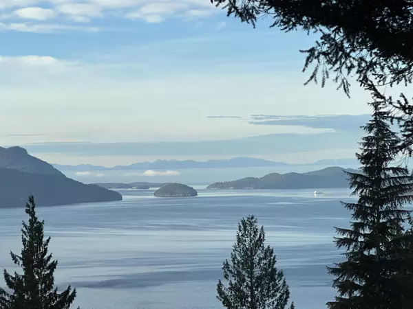 Lions Bay, BC V0N 2E0,225 Mountain DR