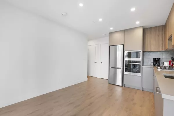 Surrey, BC V3T 0S4,13359 Old Yale RD #302