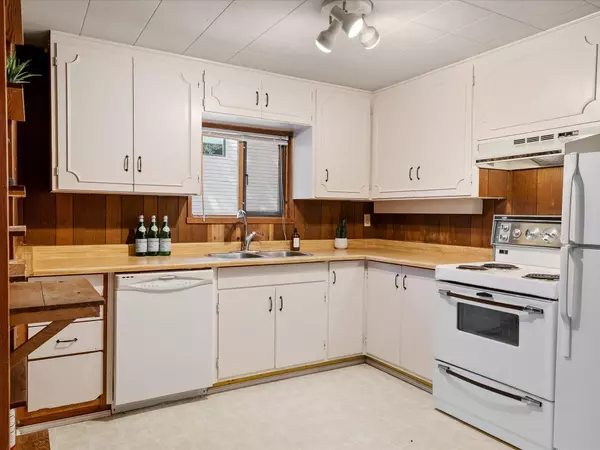 Whistler, BC V8E 0G1,8308 Needles DR