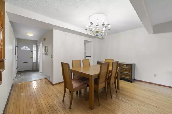 Surrey, BC V3R 1W6,10744 Guildford DR #101