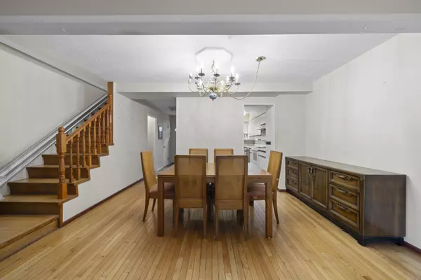 Surrey, BC V3R 1W6,10744 Guildford DR #101