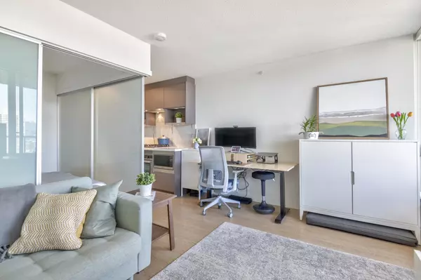 Surrey, BC V3T 0L5,13696 100 AVE #2910