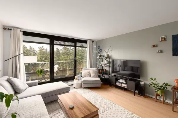Burnaby, BC V5H 4E9,4194 Maywood ST #1401
