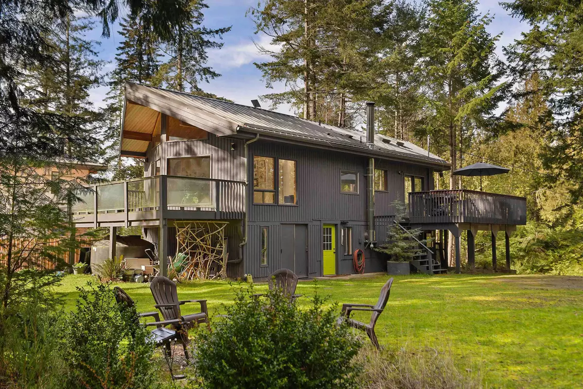 Mayne Island, BC V0N 2J1,532 Aya Reach RD