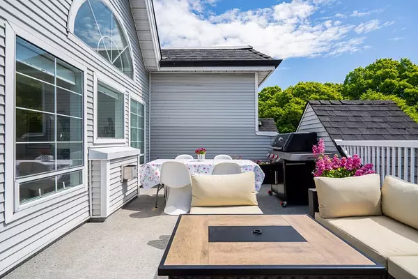 Vancouver, BC V5N 1A4,1433 E 1st AVE #PH1