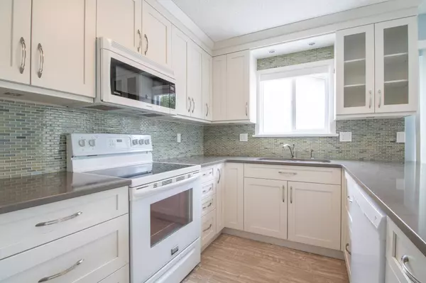 1962 Flynn CRES,  Coquitlam,  BC V3E 1W5