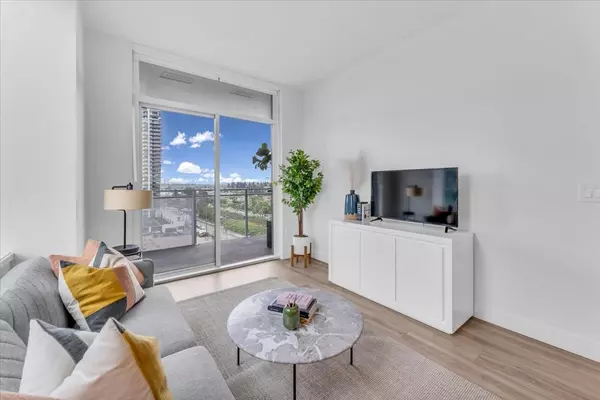 Burnaby, BC V5C 5T3,4433 Alaska ST #801