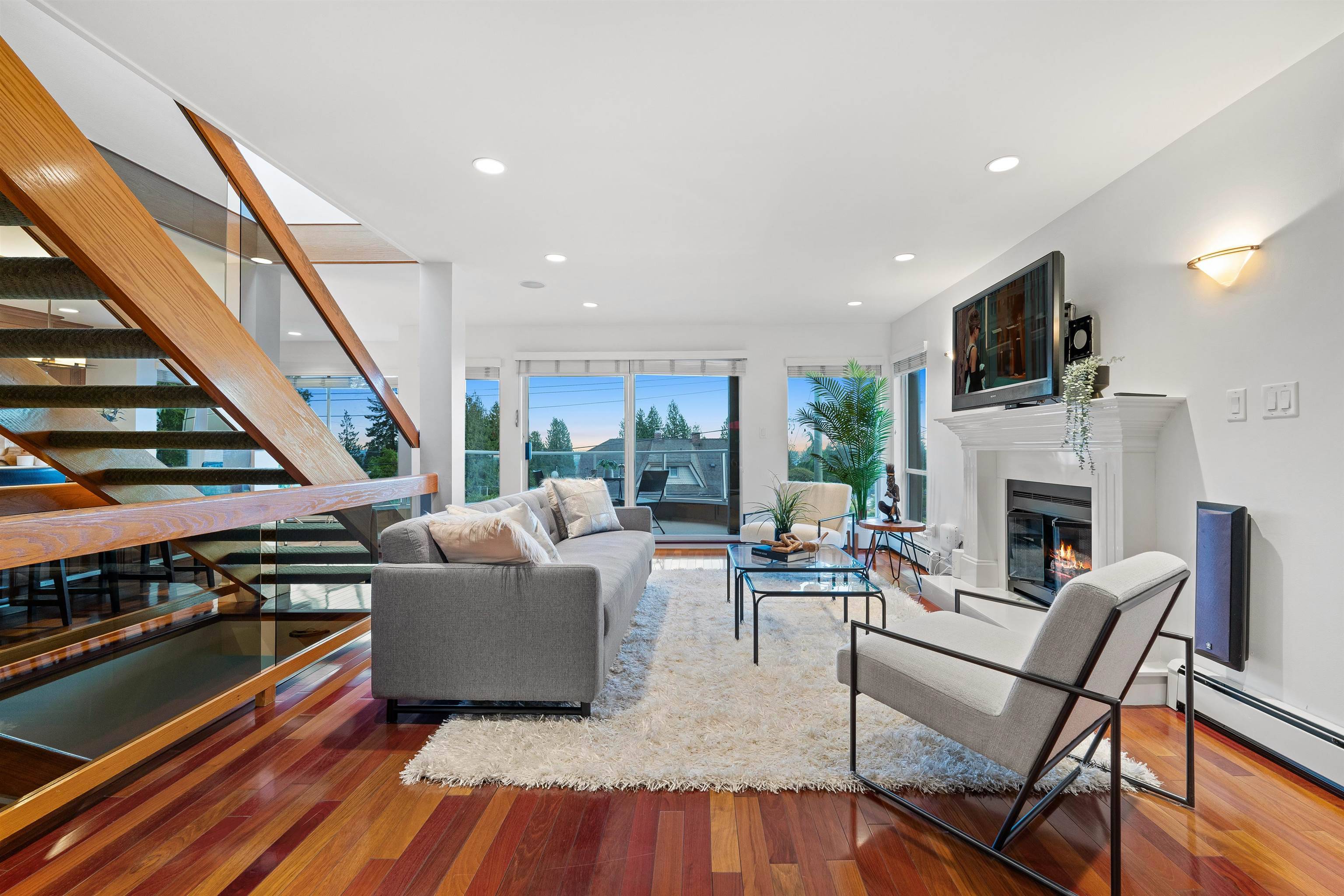North Vancouver, BC V7L 3C2,460 E 21st ST