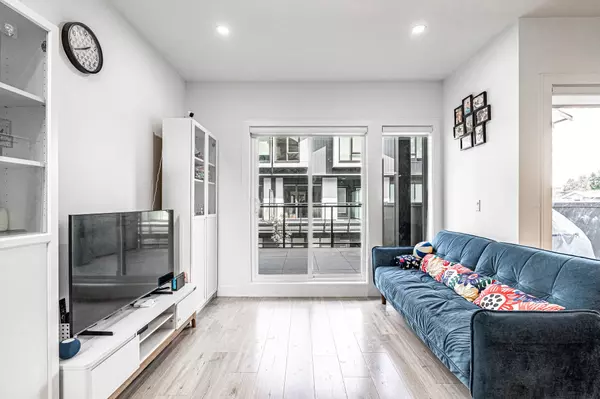 Burnaby, BC V3N 1K8,7131 17th AVE #214