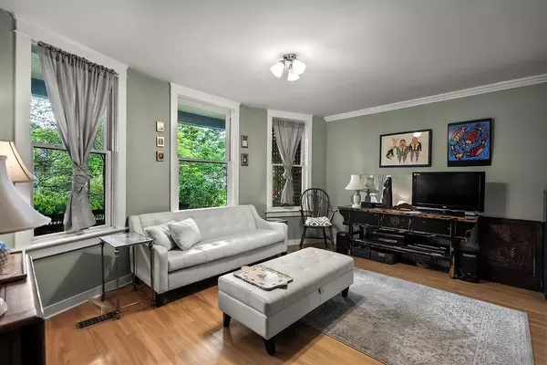 Vancouver, BC V5L 2R4,1746 William ST