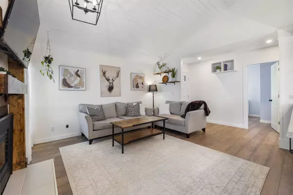 Surrey, BC V3S 5M8,6181 W Greenside DR