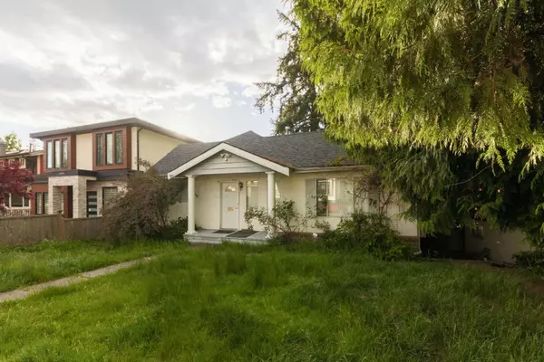 Burnaby, BC V3N 1S2,8353 16th AVE
