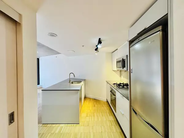 Vancouver, BC V6B 0E6,128 W Cordova ST #309