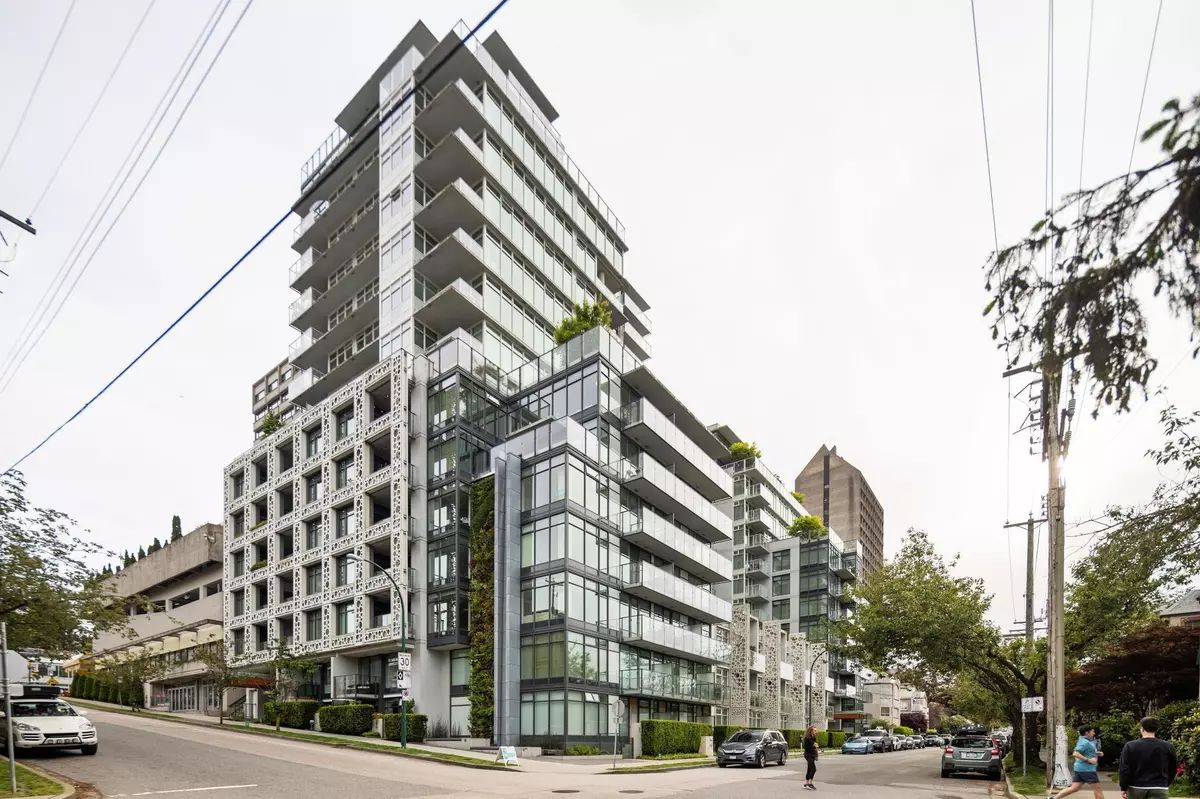 Vancouver, BC V5Z 0B8,728 W 8th AVE #905