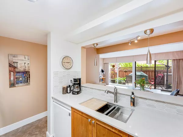 Burnaby, BC V3J 1A9,9023 Lyra PL