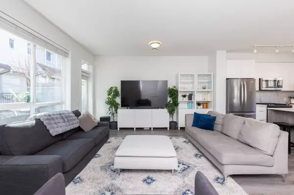 Surrey, BC V4N 6S7,9718 161a ST #74