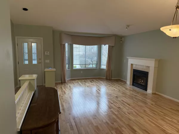 Surrey, BC V4N 5A1,16888 80 AVE #11