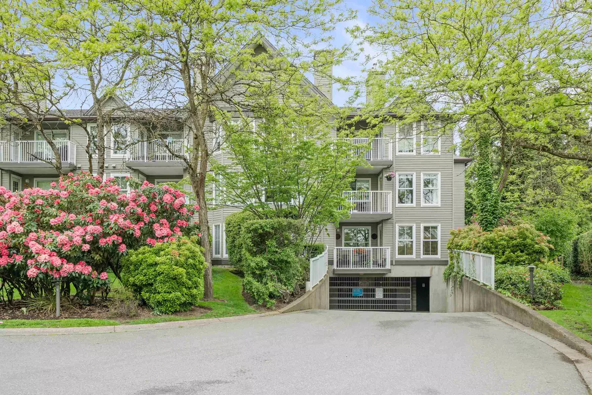 Surrey, BC V3R 0V2,15160 108 AVE #103