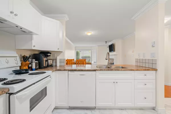 Surrey, BC V3R 0V2,15160 108 AVE #103