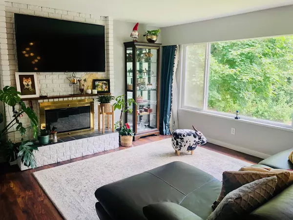 Port Coquitlam, BC V3C 4G8,1656 Connaught DR