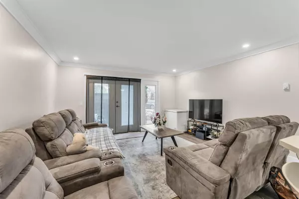 Chilliwack, BC V2P 6V4,45655 Mcintosh DR #104D