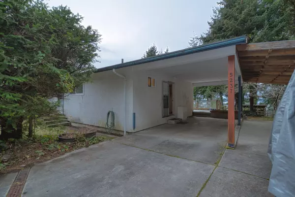 Sechelt, BC V7Z 0C1,5237 Radcliffe RD